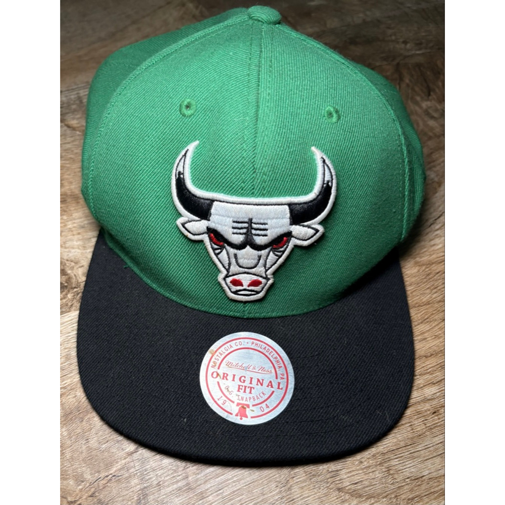 Mitchell & Ness Chicago Bulls Green Black Snapback Hat